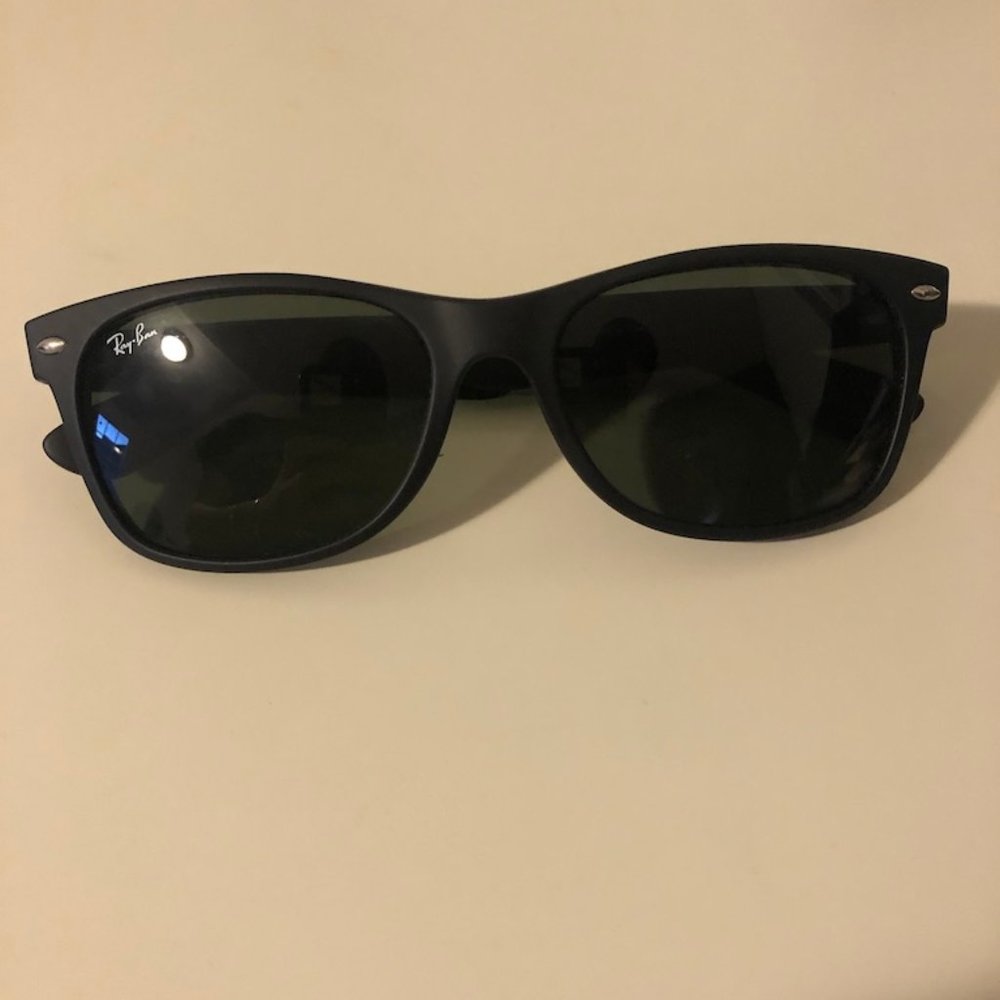 Ray-Ban Wayfarer Classic Sunglasses